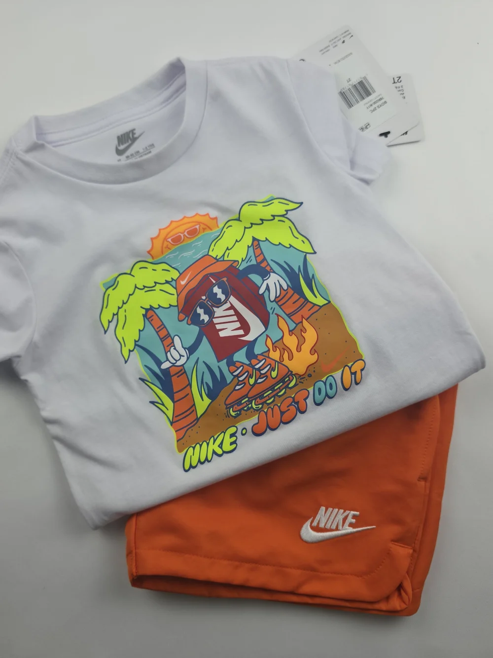 Title: Nike Boys 2PC Outfit Set Orange Shorts Graphic Tee Size 2T NWT - Picture 4 of 5